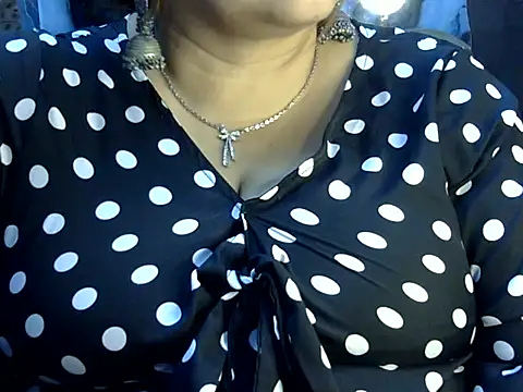 Snapshot of Soniya_Sha chatting on 07-06-26, 03:03 Soniya Sha online show from 07-06-26, 03:03