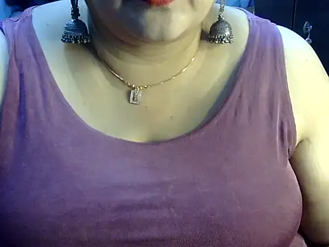 Snapshot of Soniya_Sha chatting on 07-28-26, 01:43 Soniya Sha online show from 07-28-26, 01:43
