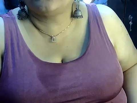 Snapshot of Soniya_Sha chatting on 07-28-26, 03:21 Soniya Sha online show from 07-28-26, 03:21