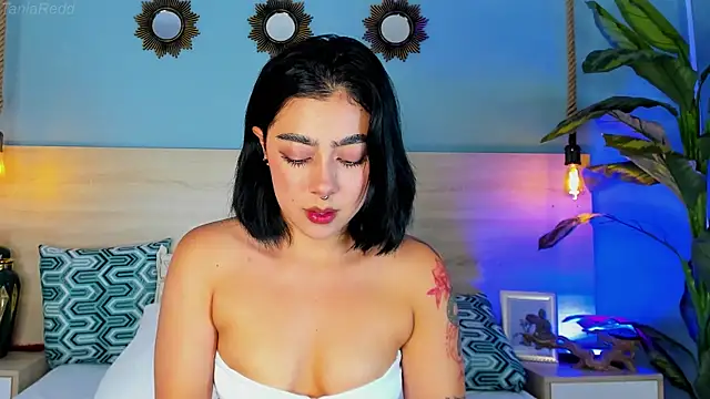 Snapshot of TaniaRedd_ chatting on 04-08-26, 05:57 TaniaRedd online show from 04-08-26, 05:57