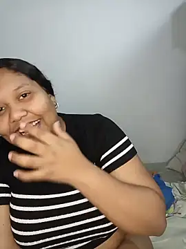 Snapshot of VaneandRossy chatting on 06-19-26, 12:15 VaneandRossy online show from 06-19-26, 12:15
