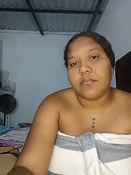 Snapshot of VaneandRossy chatting on 08-04-26, 04:31 VaneandRossy online show from 08-04-26, 04:31