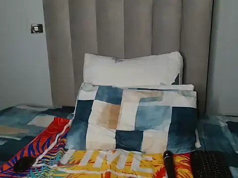 Sassy S online show from 12-14-25, 03:12