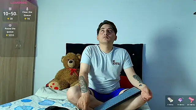 Snapshot of ethan__01 chatting on 12-04-25, 07:11 ethan 01 online show from 12-04-25, 07:11