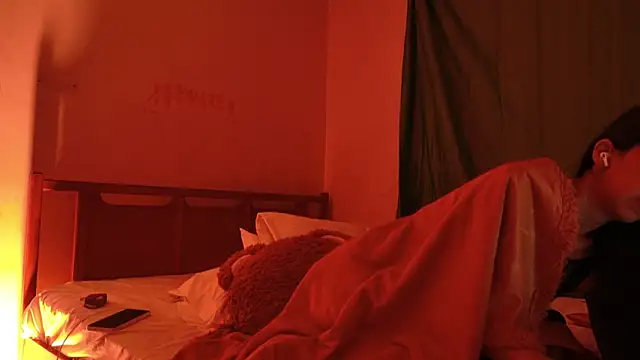 MoonLipsON- online show from 03-19-26, 03:43