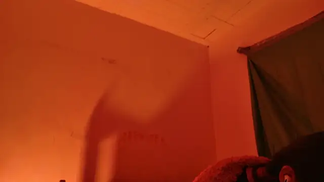 Snapshot of MoonLipsON- chatting on 05-05-26, 12:07 MoonLipsON- online show from 05-05-26, 12:07
