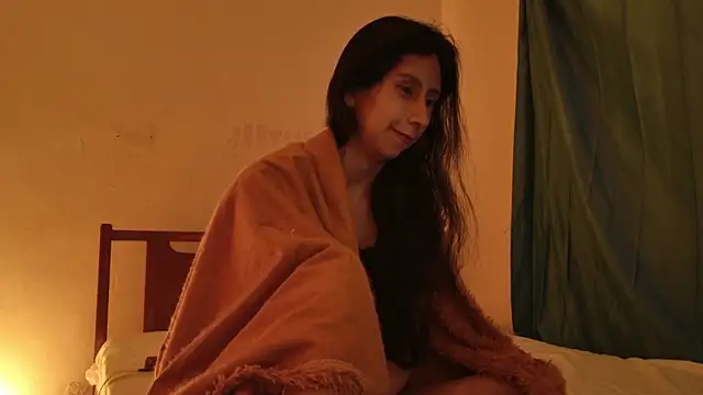 Snapshot of MoonLipsON- chatting on 05-20-26, 02:18 MoonLipsON- online show from 05-20-26, 02:18