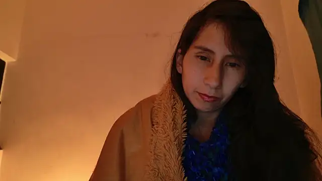 Snapshot of MoonLipsON- chatting on 06-05-26, 02:40 MoonLipsON- online show from 06-05-26, 02:40