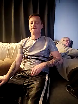 jefflatex45 online show from 04-12-26, 12:37