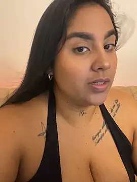 Snapshot of YenthCorona chatting on 06-11-26, 02:53 YenthCorona online show from 06-11-26, 02:53