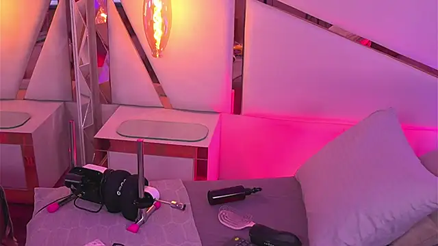 Sophie-velvet online show from 05-14-26, 08:04