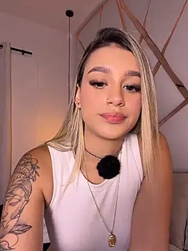 Sophie-velvet online show from 06-26-26, 07:51