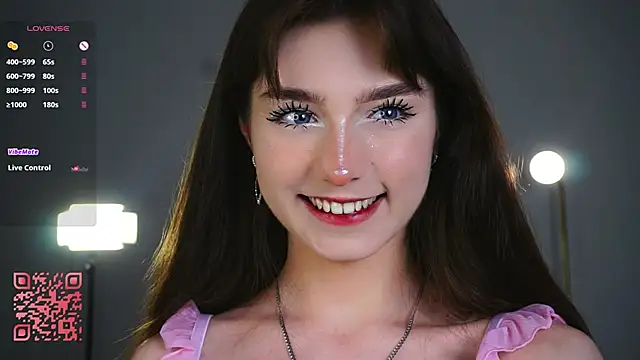 Snapshot of Lanenger chatting on 02-23-26, 10:18 Lanenger online show from 02-23-26, 10:18