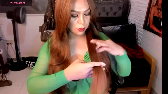 UrVirtualLover online show from 10-18-25, 10:38