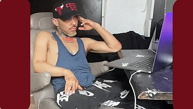 Snapshot of jo67rivera chatting on 02-19-26, 06:48 jo67rivera online show from 02-19-26, 06:48