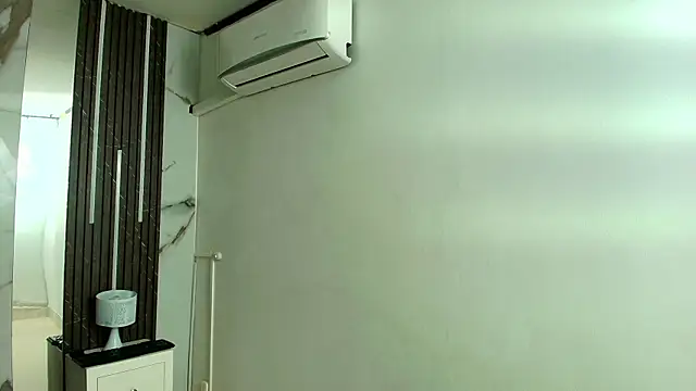 AprillRoss online show from 12-22-25, 11:51