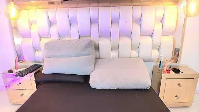 AprillRoss online show from 01-05-26, 05:27