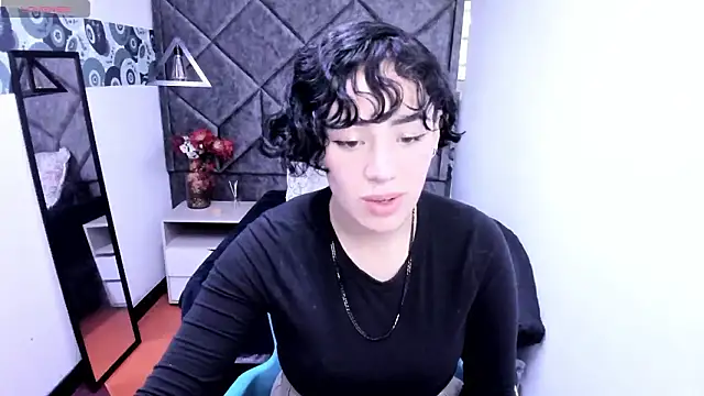 Kiara Fox   online show from 01-16-26, 07:51