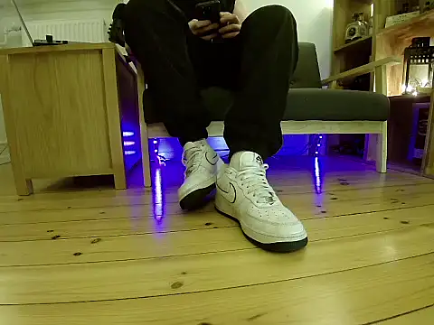 Snapshot of jonas_camboy chatting on 12-20-25, 03:52 jonas camboy online show from 12-20-25, 03:52