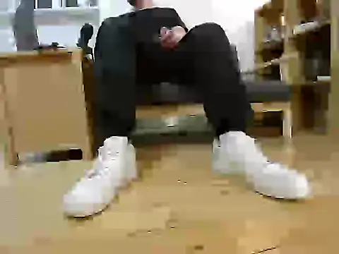 Snapshot of jonas_camboy chatting on 01-07-26, 07:49 jonas camboy online show from 01-07-26, 07:49