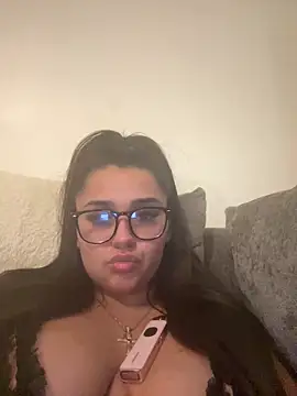 Wild Busty Niyah XX online show from 03-06-26, 09:44