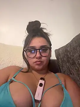 Snapshot of Wild_Busty_Niyah_XX chatting on 03-10-26, 09:20 Wild Busty Niyah XX online show from 03-10-26, 09:20