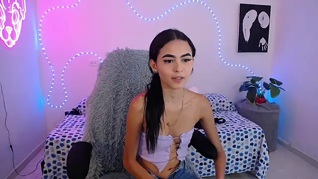 Snapshot of Sofia_tgn chatting on 05-14-26, 06:47 Sofia tgn online show from 05-14-26, 06:47