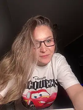 Lina Sinerz online show from 03-21-26, 09:51