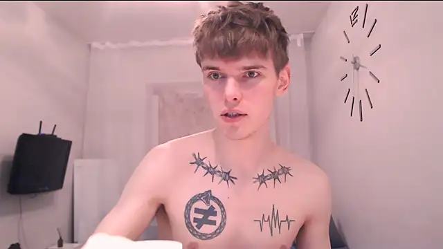 Snapshot of Fredd_Xanders chatting on 05-13-26, 04:48 Fredd Xanders online show from 05-13-26, 04:48