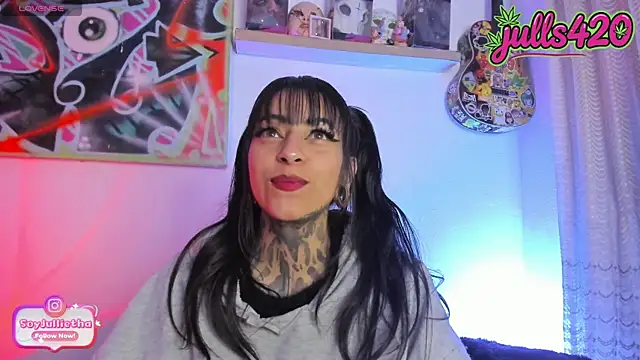 Julls420  online show from 07-30-26, 01:48
