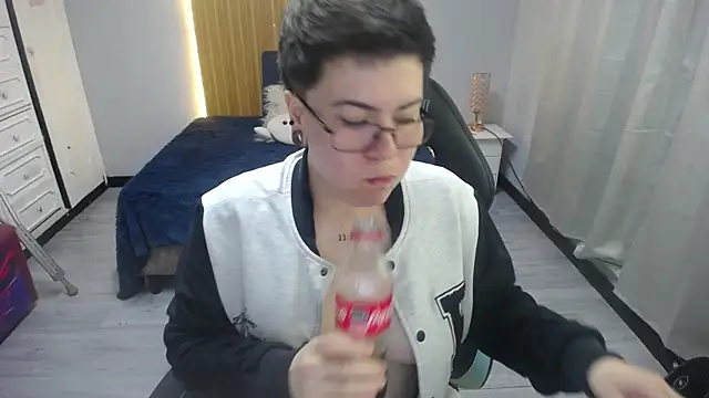 geminis xxx online show from 04-18-26, 04:16