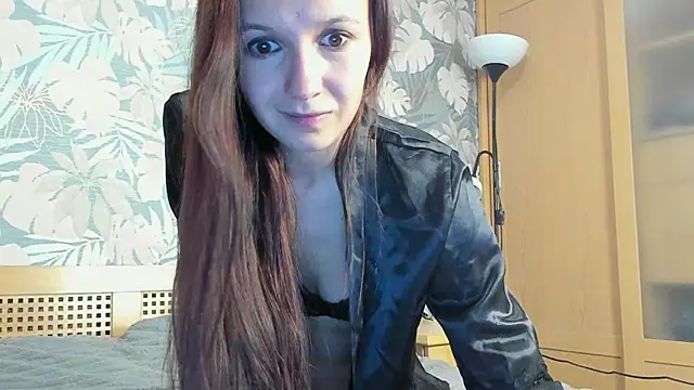 OliviaMuur online show from 12-15-25, 05:28