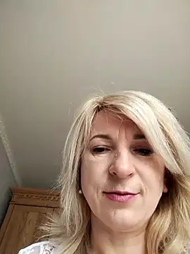 Snapshot of AhlyssaLove1155 chatting on 05-31-26, 05:59 AhlyssaLove1155 online show from 05-31-26, 05:59