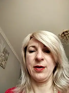 Snapshot of AhlyssaLove1155 chatting on 06-20-26, 03:59 AhlyssaLove1155 online show from 06-20-26, 03:59