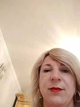 Snapshot of AhlyssaLove1155 chatting on 06-29-26, 02:40 AhlyssaLove1155 online show from 06-29-26, 02:40