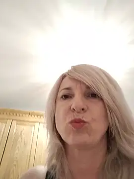 Snapshot of AhlyssaLove1155 chatting on 07-29-26, 07:01 AhlyssaLove1155 online show from 07-29-26, 07:01
