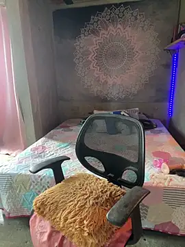 Luna    dance online show from 12-20-25, 05:09