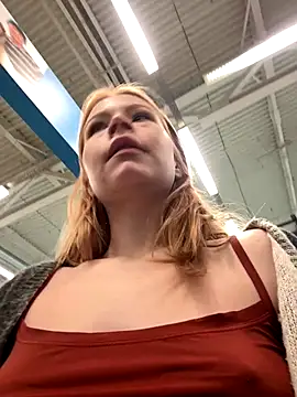 Snapshot of _Little_Ginger chatting on 12-16-25, 04:39 Little Ginger online show from 12-16-25, 04:39