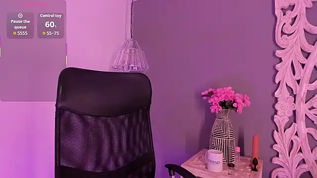 Snapshot of loraineblake chatting on 01-12-26, 02:22 loraineblake online show from 01-12-26, 02:22