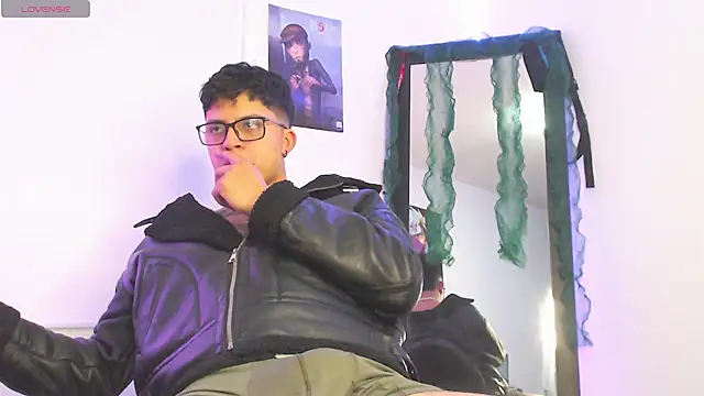 DerekMoon online show from 01-16-26, 10:03