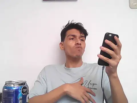 Patrick3 5556 online show from 12-15-25, 08:46