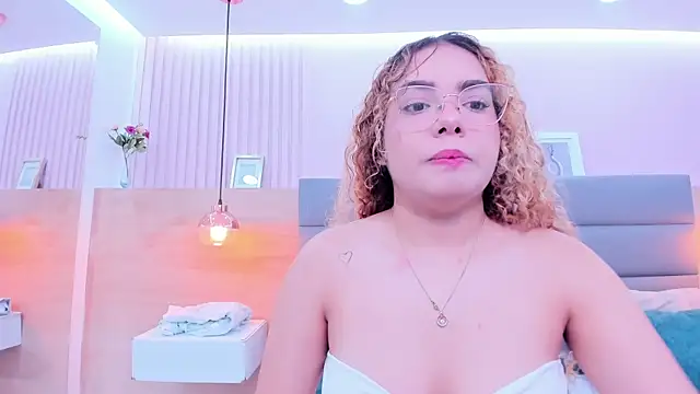 abril dolly online show from 12-15-25, 05:50