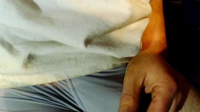 Snapshot of mythicbonez69 chatting on 03-25-26, 02:28 mythicbonez69 online show from 03-25-26, 02:28