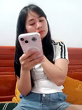 Him MountainGirl online show from 04-14-26, 03:34