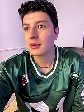 Goldenknight33 online show from 12-14-25, 12:32