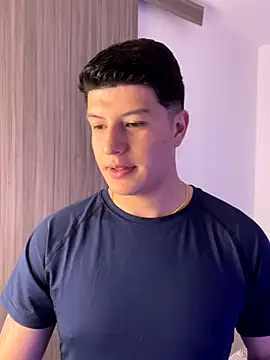 Goldenknight33 online show from 12-19-25, 01:40