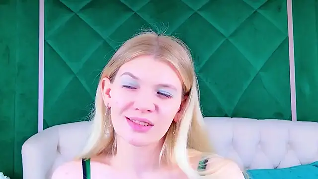 Vivien Hans online show from 04-07-26, 03:56