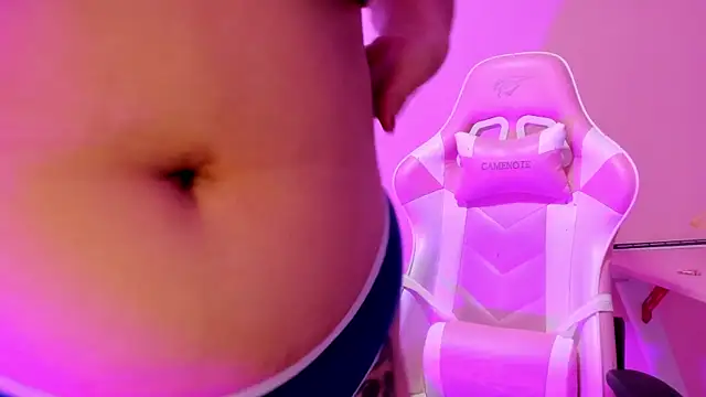 NaomySakura online show from 12-15-25, 06:23