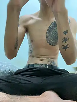 Snapshot of DucMinh_2k chatting on 03-11-26, 02:06 DucMinh 2k online show from 03-11-26, 02:06