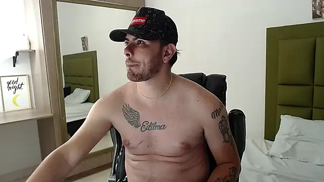 Snapshot of stive_0297 chatting on 01-05-26, 05:27 stive 0297 online show from 01-05-26, 05:27